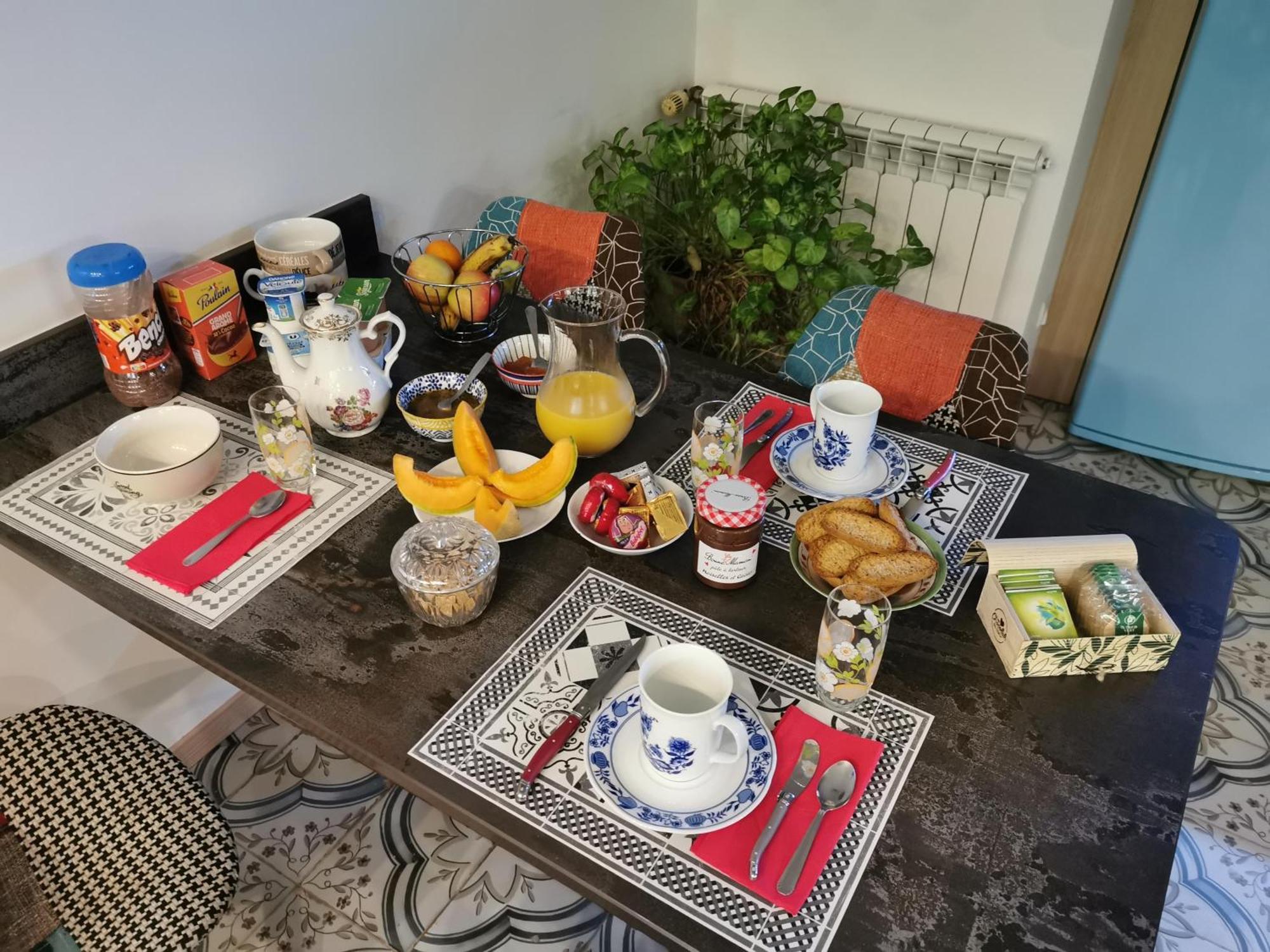 - - - - -Les Colombages - - - - Chambre D'Hotes-Gite- Classement Gite 3 Etoiles 米尔普瓦 外观 照片